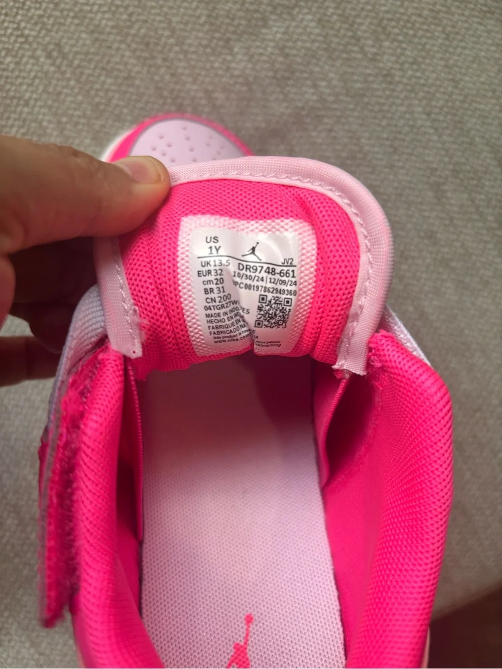 Jordan Kids Low-Top Sneakers in Pink and Coral
